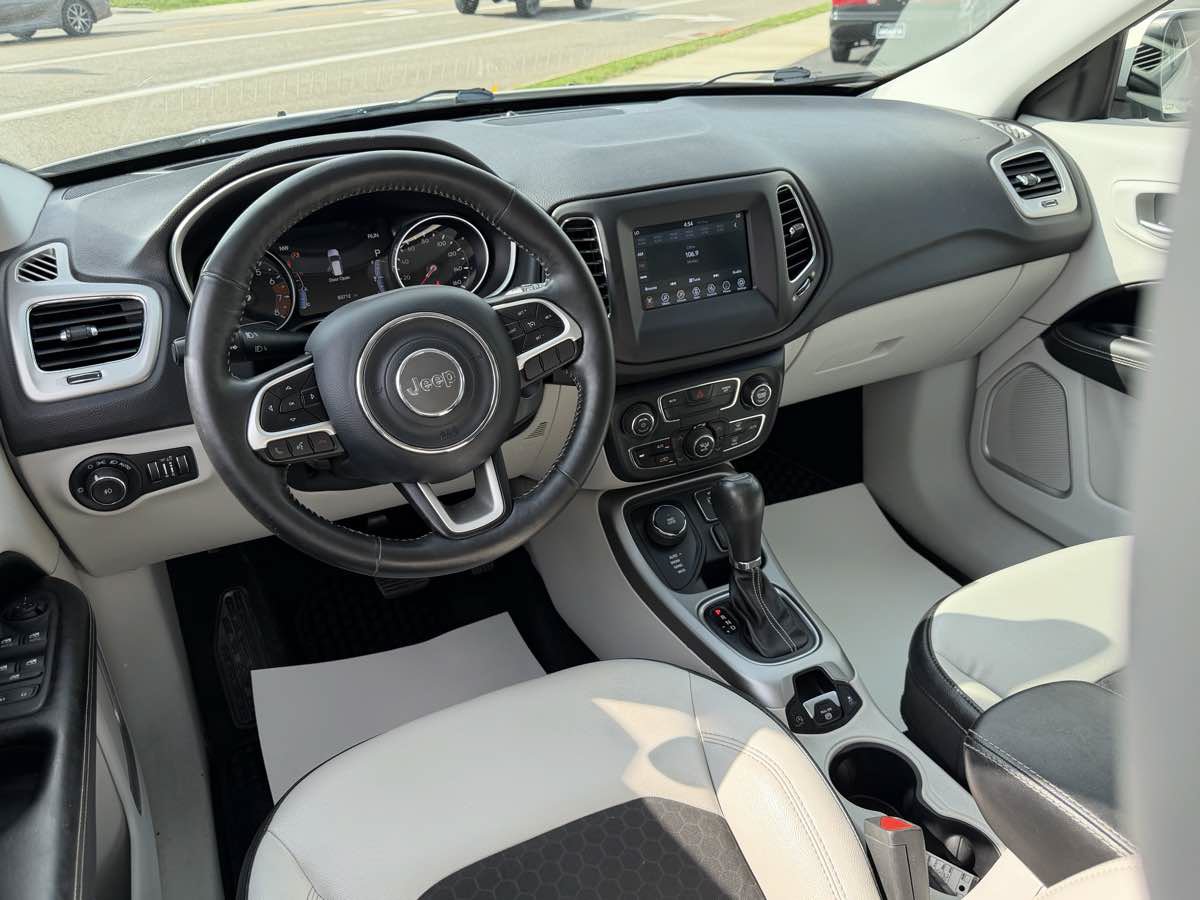 Used 2018 Jeep Compass Latitude w/ Popular Equipment Group AWD/4WD image 12