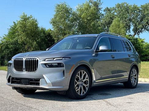 Used 2026 BMW X7 xDrive40i AWD/4WD image 3