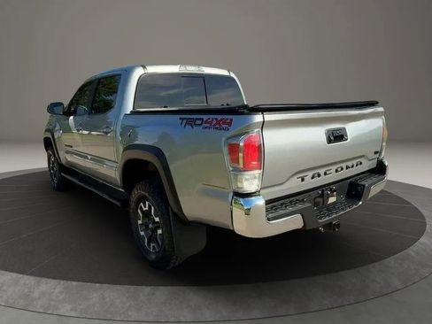 Used 2021 Toyota Tacoma TRD Off-Road AWD/4WD image 4