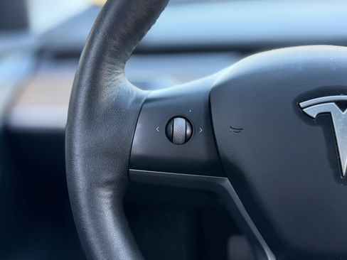 Used 2023 Tesla Model 3 Standard Range image 42