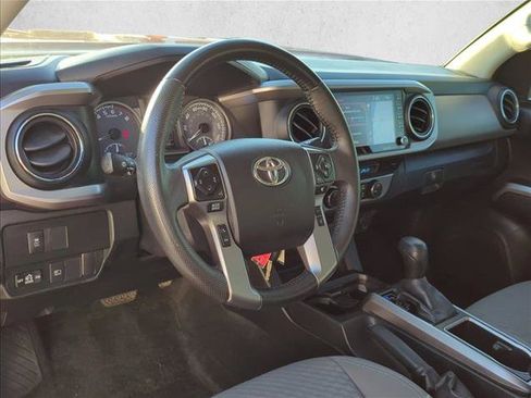 Used 2022 Toyota Tacoma SR5 RWD image 8