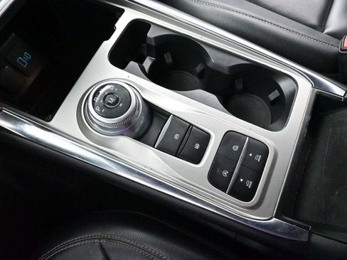 Used 2020 Ford Explorer XLT w/ Equipment Group 202A image 27