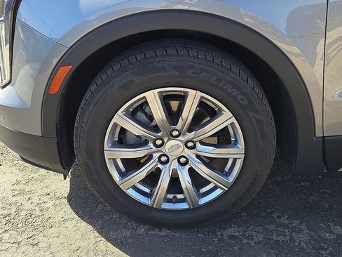 Used 2023 Cadillac XT4 Premium Luxury image 11