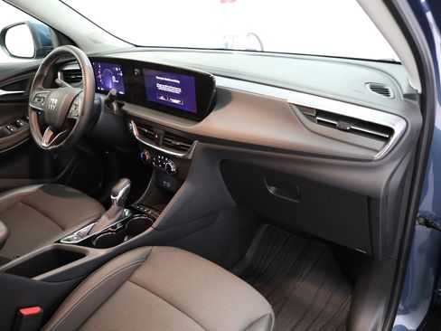 Used 2025 Buick Encore GX Preferred w/ Advanced Technology Package image 12