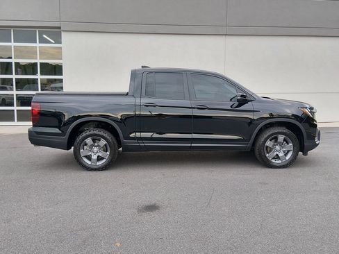 Used 2025 Honda Ridgeline TrailSport image 3