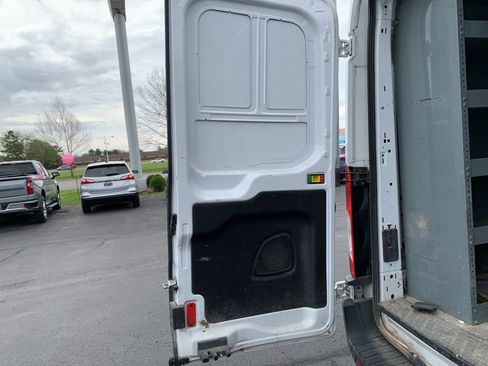 Used 2019 Ford Transit 250 148 Medium Roof image 33