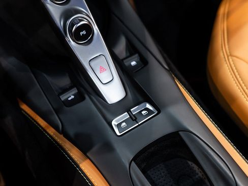 Certified 2022 Ferrari 812 GTS Base image 36