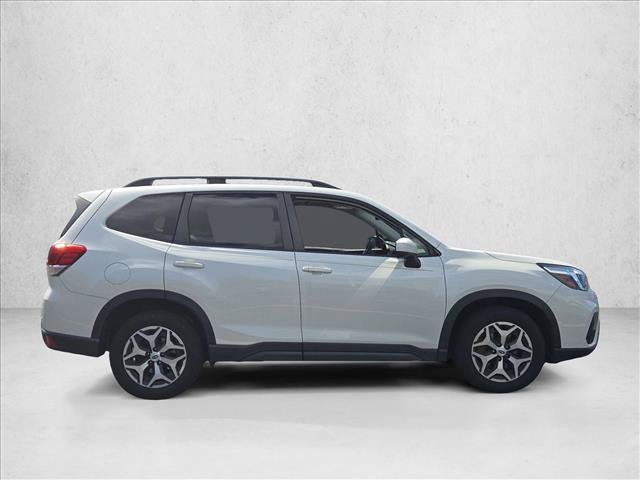 Used 2019 Subaru Forester Premium AWD/4WD image 4