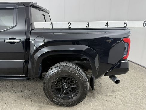 Used 2024 Toyota Tacoma Limited w/ Limited Package (LT) AWD/4WD image 5