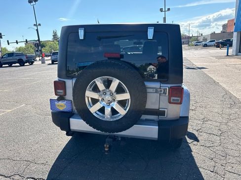 Used 2014 Jeep Wrangler Unlimited Sahara w/ Connectivity Group AWD/4WD image 11