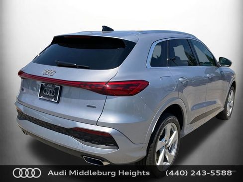 Used 2025 Audi Q5 Premium w/ Convenience Package AWD/4WD image 3