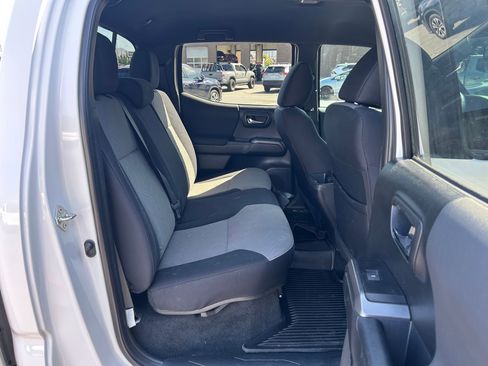 Certified 2023 Toyota Tacoma TRD Off-Road w/ Advanced Technology Package AWD/4WD image 27