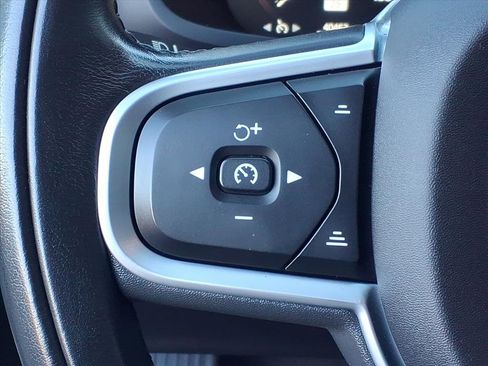 Used 2022 Volvo S60 B5 Momentum w/ Premium Package image 12