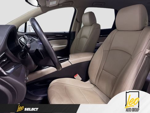 Used 2020 Buick Enclave Essence FWD image 23