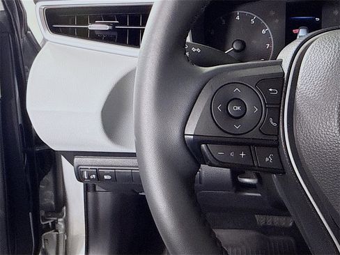 Certified 2025 Toyota Corolla SE image 19