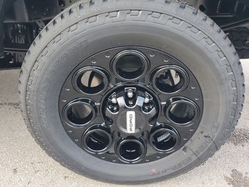 New 2026 Ford F250 Lariat w/ Black Appearance Package AWD/4WD image 8