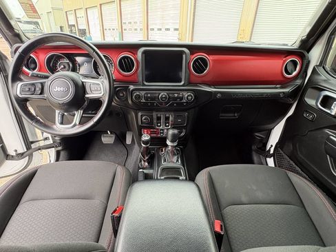 Used 2021 Jeep Wrangler Rubicon AWD/4WD image 23