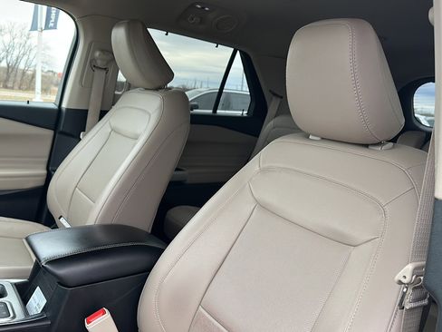 Used 2022 Ford Explorer Limited w/ Equipment Group 301A image 14