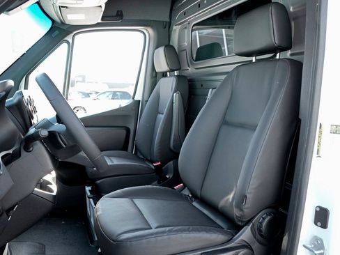 Used 2026 Mercedes-Benz Sprinter 2500 image 10