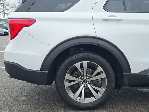 Used 2021 Ford Explorer XLT w/ Equipment Group 202A image 10