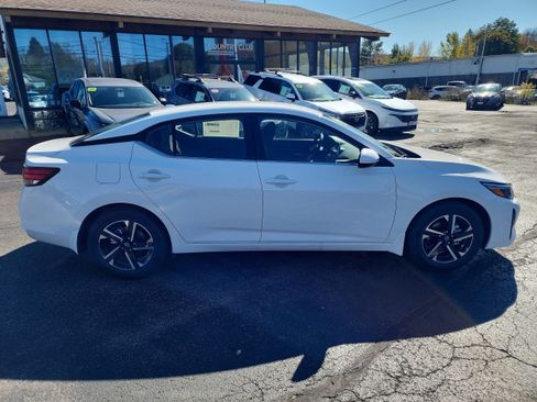 New 2025 Nissan Sentra SV image 9