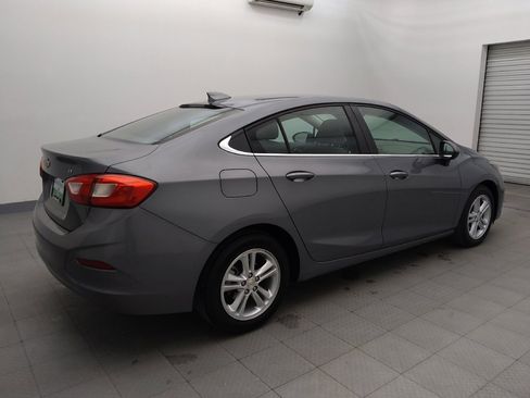 Used 2018 Chevrolet Cruze LT image 10