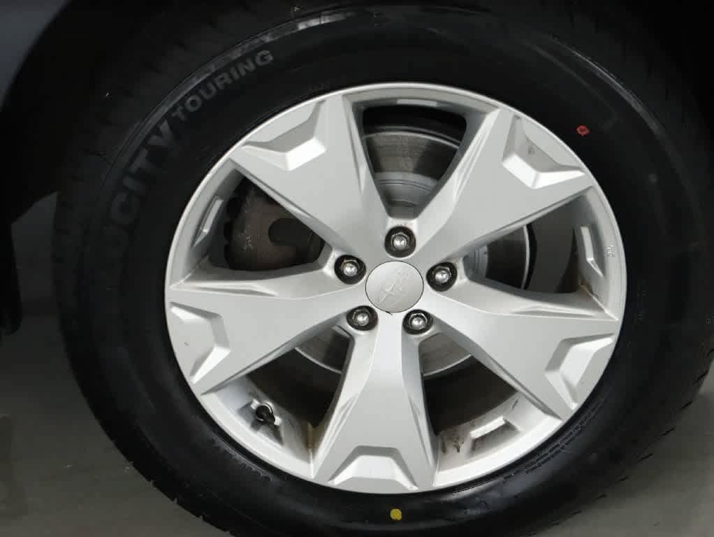 Used 2015 Subaru Forester 2.5i Premium AWD/4WD image 3