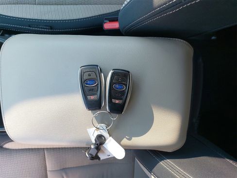 Used 2020 Subaru Outback Premium image 36