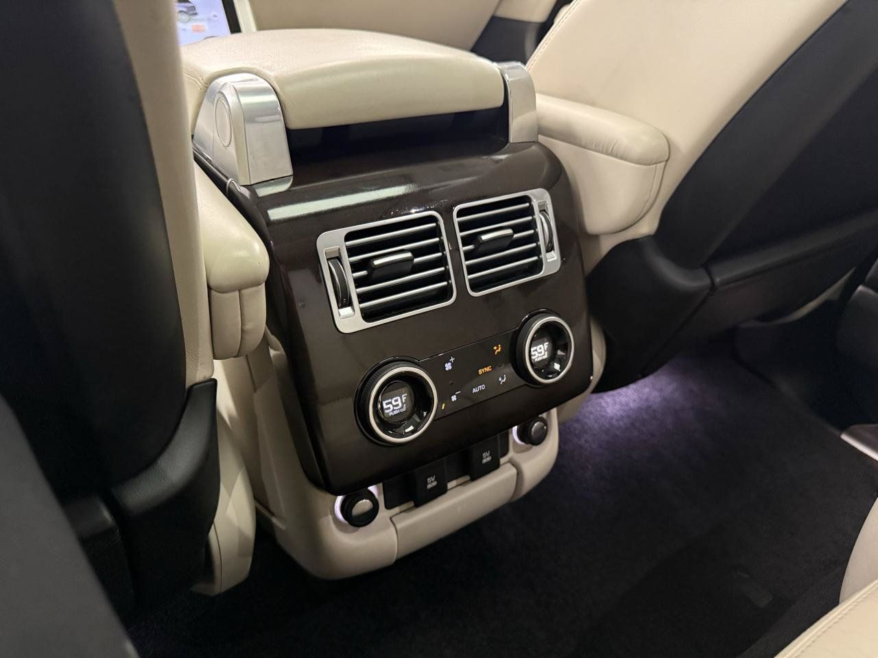 Used 2019 Land Rover Range Rover HSE AWD/4WD image 17