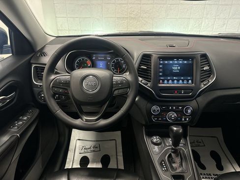 Used 2022 Jeep Cherokee Trailhawk w/ Comfort/Convenience Group image 5