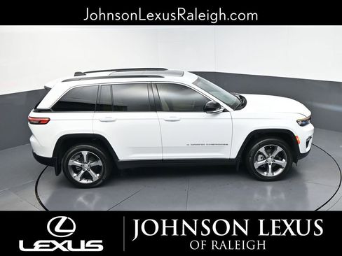 Used 2024 Jeep Grand Cherokee Limited w/ Luxury Tech Group II image 28