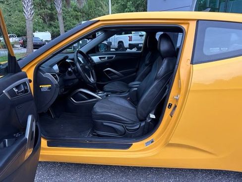 Used 2012 Hyundai Veloster w/ Style Pkg FWD image 11