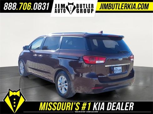Used 2017 Kia Sedona LX w/ LX Essentials Premium Package image 4