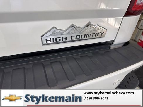 Used 2017 Chevrolet Silverado 1500 High Country image 16