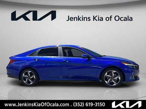Used 2023 Hyundai Elantra Limited FWD image 2