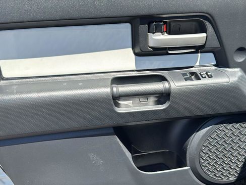 Used 2014 Toyota FJ Cruiser 4WD w/ Upgrade Package image 16