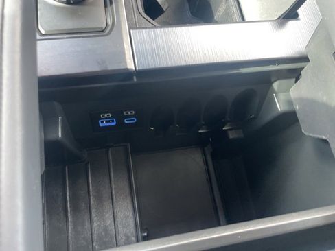 Used 2023 Toyota Sequoia Platinum image 19