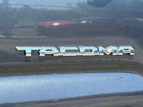 Used 2022 Toyota Tacoma TRD Off-Road AWD/4WD image 20