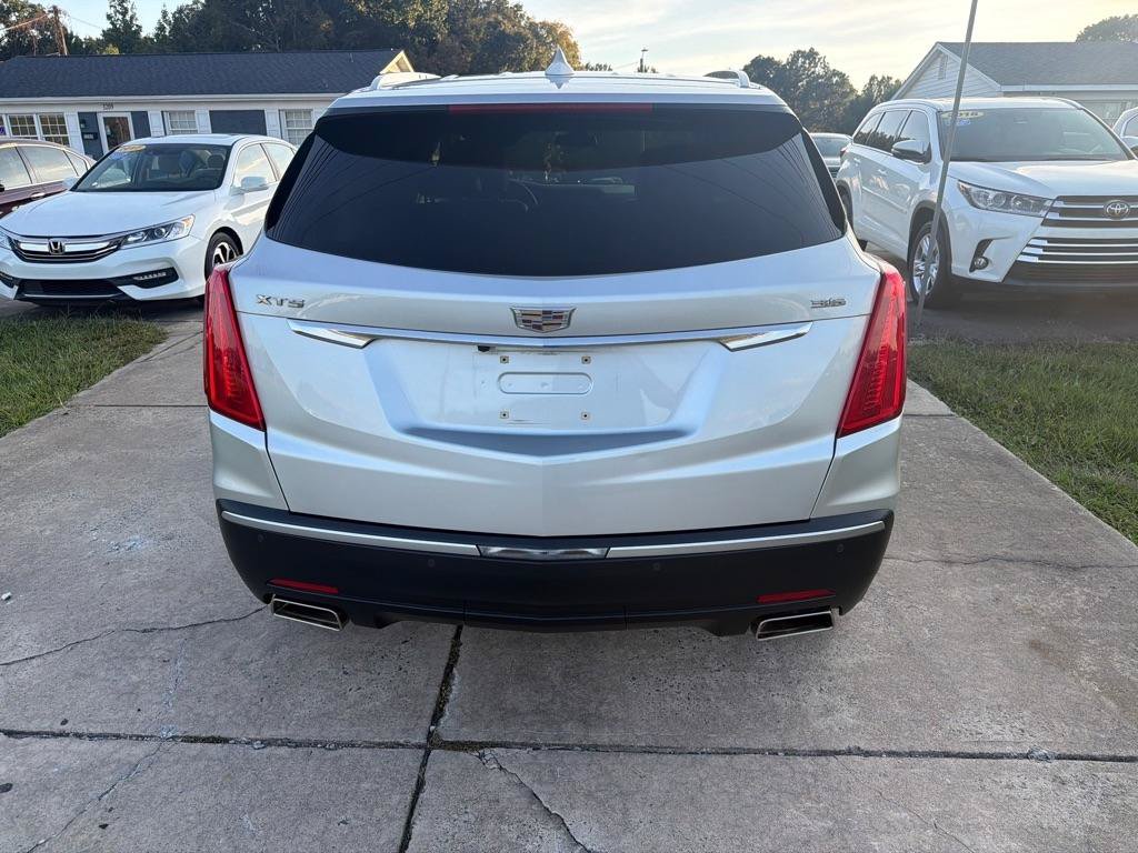 Used 2017 Cadillac XT5 Premium Luxury w/ LPO, Wheel Lock Package FWD image 10