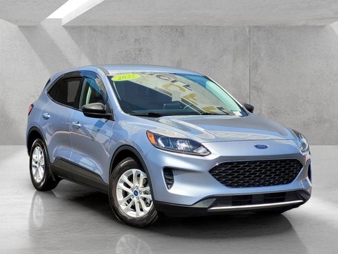 Used 2022 Ford Escape SE w/ Convenience Package FWD image 2