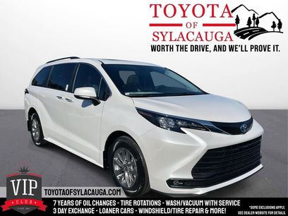 New 2025 Toyota Sienna XLE