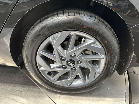 Used 2024 Hyundai Elantra SEL FWD image 10