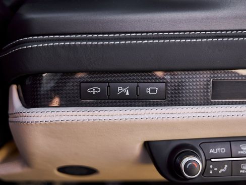 Used 2022 Ferrari F8 Tributo image 70