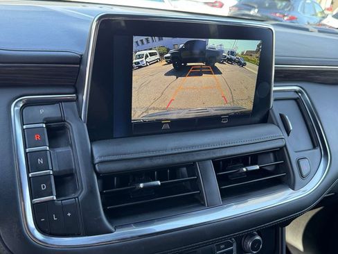 Used 2024 Chevrolet Suburban LT RWD image 29