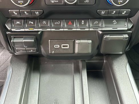 Used 2019 Chevrolet Silverado 1500 LTZ image 32