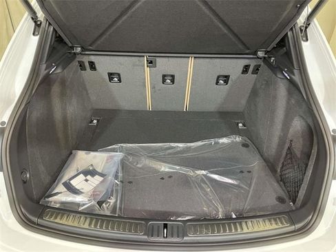 New 2026 Porsche Macan image 20