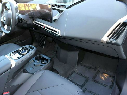 New 2026 BMW iX xDrive60 w/ Premium Package image 32