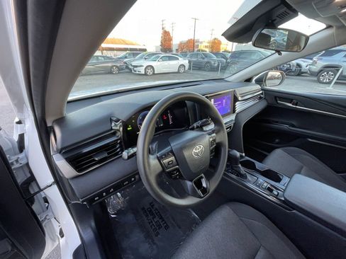 Used 2025 Toyota Camry LE image 34