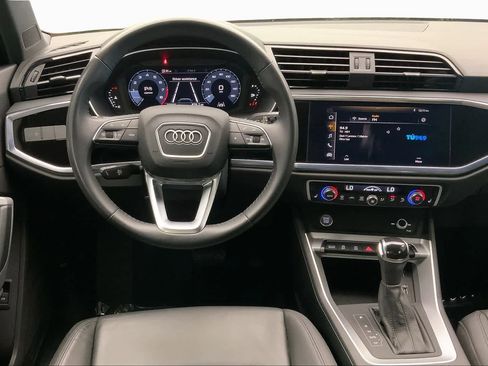 Used 2020 Audi Q3 2.0T Premium w/ Convenience Package AWD/4WD image 6