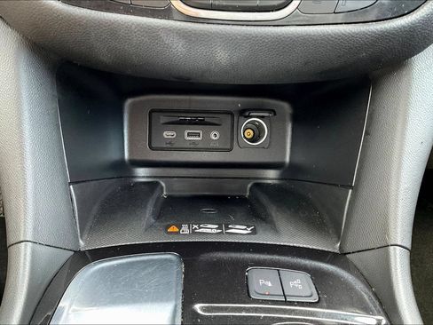 Used 2023 Chevrolet Equinox Premier FWD image 15